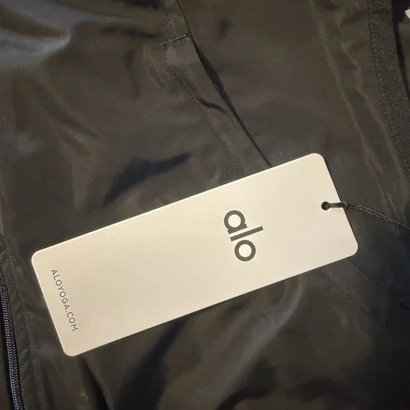 NWT ALO Yoga In Motion Vest Women’s Size:Medium - Picture 6 of 8